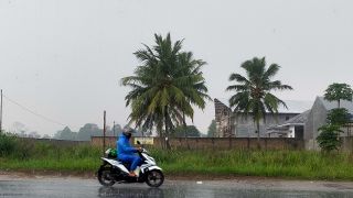 Prakiraan Cuaca Ekstrem di Lampung, Masyarakat Waspadalah - JPNN.com Lampung