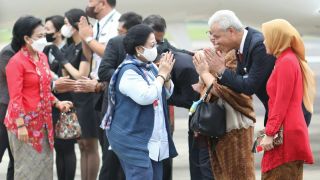 Megawati ke Semarang Disambut Ganjar, Lihat Orang-orang Penting di Belakangnya - JPNN.com Jateng