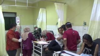 Rombongan Iringan Pengantin Kecelakaan di Jombang, Belasan Orang Terluka - JPNN.com Jatim