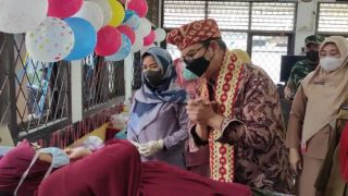 Ibu-ibu yang Mau KB, Silakan Menggunakan Alat Ini - JPNN.com Lampung