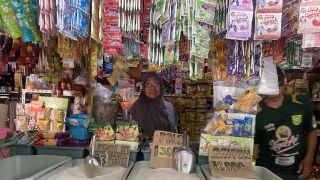 Pedagang Pasar di Surabaya Keluhkan Kelangkaan Stok Beras Bulog - JPNN.com Jatim