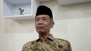 Ahmad Tohari: Bahasa Daerah Jangan Dilupakan - JPNN.com Jateng