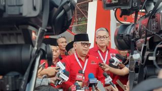 PDIP Bocorkan Soal Cawapres Ganjar Pranowo, Hasto: Nama Sudah Ada, Tinggal Tunggu - JPNN.com Sumut