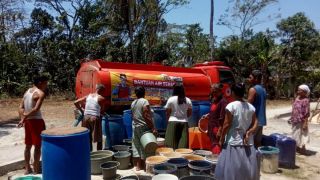57 Desa di Cilacap Kekeringan, BPBD Salurkan 503 Tangki Air Bersih - JPNN.com Jateng