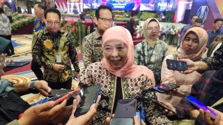 Gubernur Khofifah Serap Aspirasi Buruh Sebelum Umumkan Besaran UMK 2024 - JPNN.com Jatim