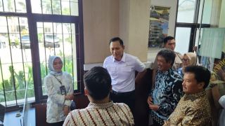 Kunjungi BPN Surabaya I, AHY Minta Warga Tak Sungkan Periksa Aset & Pengaduan - JPNN.com Jatim