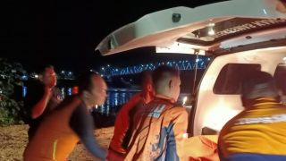 Perahu Karam, Penambang Pasir di Bojonegoro Tewas Tenggelam di Bengawan Solo - JPNN.com Jatim