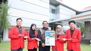 Berkat Mendengar Permasalahan Warga, Mahasiswa Untag Surabaya Lolos Pendanaan PKM-PI - JPNN.com Jatim