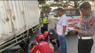 Kamis Pagi, Sepeda Motor Tabrak Truk di Sragen, Satu Orang Tewas - JPNN.com Jateng