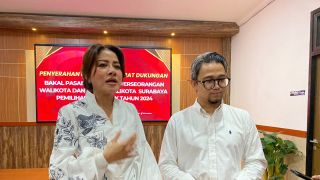 Dapat 144 Ribu Dukungan, Asrilia-Satrio Daftar Jalur Independen ke KPU Surabaya - JPNN.com Jatim