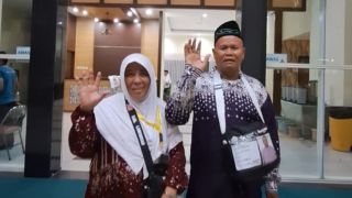 Asa Pencari Rumput di Lamongan Berangkat Haji Wujudkan Impian Sang Istri - JPNN.com Jatim