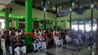 3.600 Jemaah Calon Haji Embarkasi Solo Sudah Berangkat ke Tanah Suci - JPNN.com Jateng