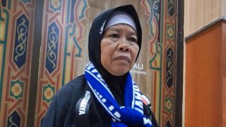 Menabung Puluhan Tahun, Kuli Panggul Pasar Pabean Akhirnya Berangkat Haji - JPNN.com Jatim
