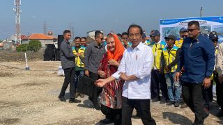 Telan Rp 386 Miliar, Jokowi Bilang Tanggul Laut Semarang Mampu Menahan Rob 30 Tahun - JPNN.com Jateng