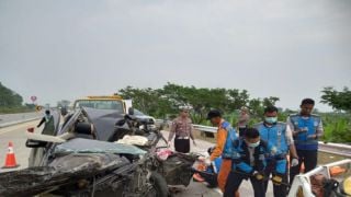 Kecelakaan Maut di Tol Batang-Semarang, Tiga Orang Asal Blora Tewas - JPNN.com Jateng
