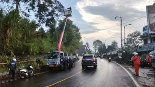 Pemkab Bogor Pasang 341 Lampu Jalan di Sepanjang Jalur Puncak - JPNN.com Jabar