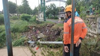 Madiun Dilanda Banjir dan Longsor, 500 Rumah Terendam, Satu Warga Hilang - JPNN.com Jatim