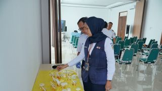 KAI Daop 4 Semarang Gandeng BNN: Pastikan Awak Kereta Api Bebas Narkoba Menjelang Mudik Lebaran 2025 - JPNN.com Jateng