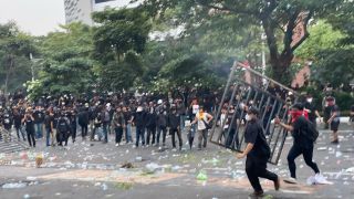 Polisi Ciduk Provokator Anarko Aksi Mayday Depan Kantor Gubernur Jateng - JPNN.com Jateng
