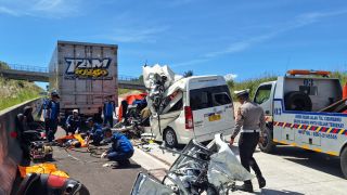 Polisi Tetapkan Sopir Travel Tersangka Laka Maut di Tol Cisumdawu - JPNN.com Jabar