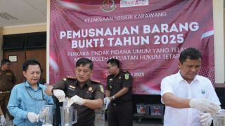 Kejari Karawang Musnahkan Ratusan Gram Narkoba dari 86 Perkara - JPNN.com Jabar