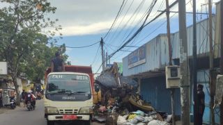 DLH Surabaya Minta Warga Segera Melaporkan Tumpukan Sampah - JPNN.com Jatim