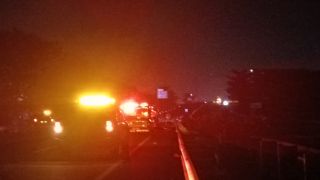 Kesaksian Warga Saat Truk TNI AD Terbakar di Tol Gempol, Dengar Ledakan - JPNN.com Jatim