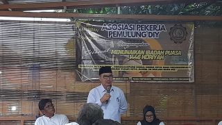 Kepada Wali Kota Jogja, Pemulung Mengeluh Soal Sulitnya Mendapat Hunian Layak - JPNN.com Jogja