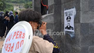 Jurnalis Tempo Dianiaya Polisi saat Meliput May Day di Semarang - JPNN.com Jateng