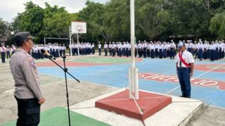  Cegah Bullying di Sekolah, Kapolres PPU Berdayakan Para Perwira jadi Pembina Upacara - JPNN.com Kaltim
