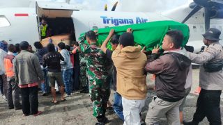 3 Jenazah Korban Pembantaian KKB Dipulangkan ke Sulawesi Tenggara - JPNN.com Papua