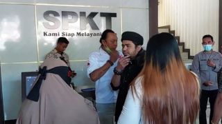 Pengobatan Gus Samsudin Disebut Tipu-tipu, Pengacara Ungkap Pasiennya Ada dari Malaysia Loh - JPNN.com Sultra