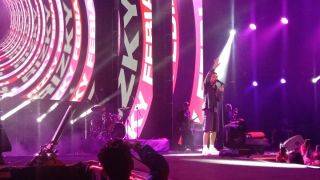 Rizky Febian dan Ziva Magnolya Sukses Menghipnotis Penonton di Konser Intimate Love di Medan - JPNN.com Sumut