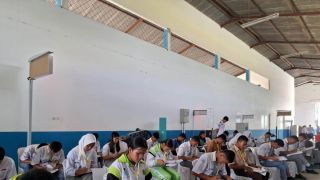 Begini Cara Polres Simalungun Edukasi Pelajar Tertib Berlalu Lintas, Puluhan Siswa Terlibat - JPNN.com Sumut