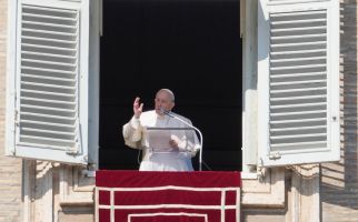 Paus Fransiskus Sebut Sunat Perempuan Merendahkan Martabat Kaum Hawa - JPNN.com