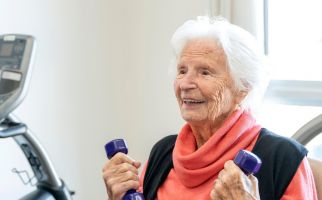 Perempuan Australia Ini Menginjak Usia 111 Tahun Berkat Rajin ke Gym - JPNN.com