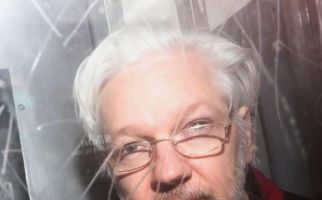 Dunia Hari Ini: Julian Assange, Pendiri Wikileaks, Keluar dari Penjara di Inggris - JPNN.com