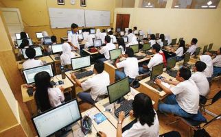 Tolong Pak Menteri, Banyak SMA Kekurangan Komputer - JPNN.com