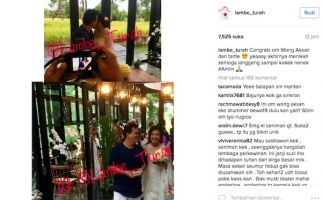 Lihat, Wong Aksan Menikah Cuma Pake Kaus Oblong Doang - JPNN.com