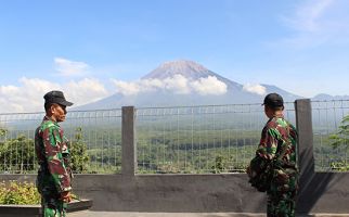 Hari Ini Tiga Pendaki Semeru yang Selamat Dievakuasi - JPNN.com