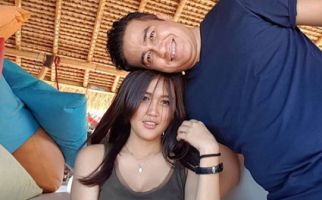 Adjie Pangestu Rayakan Ultah Bersama Istri, Netizen Kaget - JPNN.com