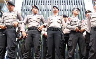 Antisipasi Bentrok, Ribuan Polisi Kawal Sidang Ahok - JPNN.com