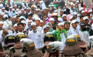 Makin Panas! GMBI Dkk Desak Jokowi Segera Bubarkan FPI - JPNN.com