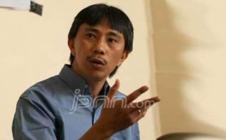 Koordinator TePI: Anwar Usman Masih di Sana, Pencalonan Gibran Cacat Moral - JPNN.com