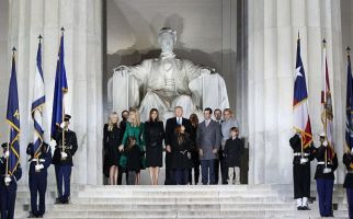 Jadwal Pengambilan Sumpah Trump sebagai Presiden AS - JPNN.com