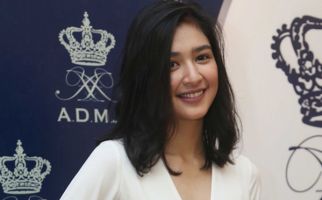 Uhuiii, Chicco-Mikha Tambayong Kegep Jalan Bareng Lagi - JPNN.com