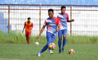 Duetkan Bryan-Robi Meredam Keagresifan Gelandang Persib - JPNN.com