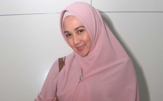 Dina Lorenza Diam-diam Sudah Menjanda - JPNN.com