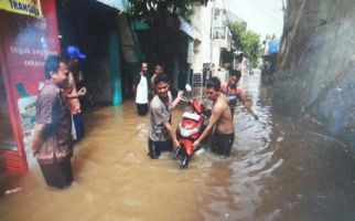 Ribuan Rumah di Bekasi Masih Terendam Banjir - JPNN.com