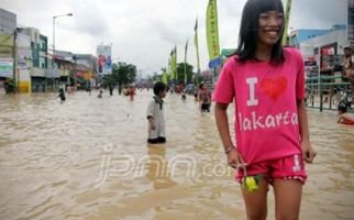 Titik Banjir Masih Banyak di Jakbar dan Jaksel - JPNN.com